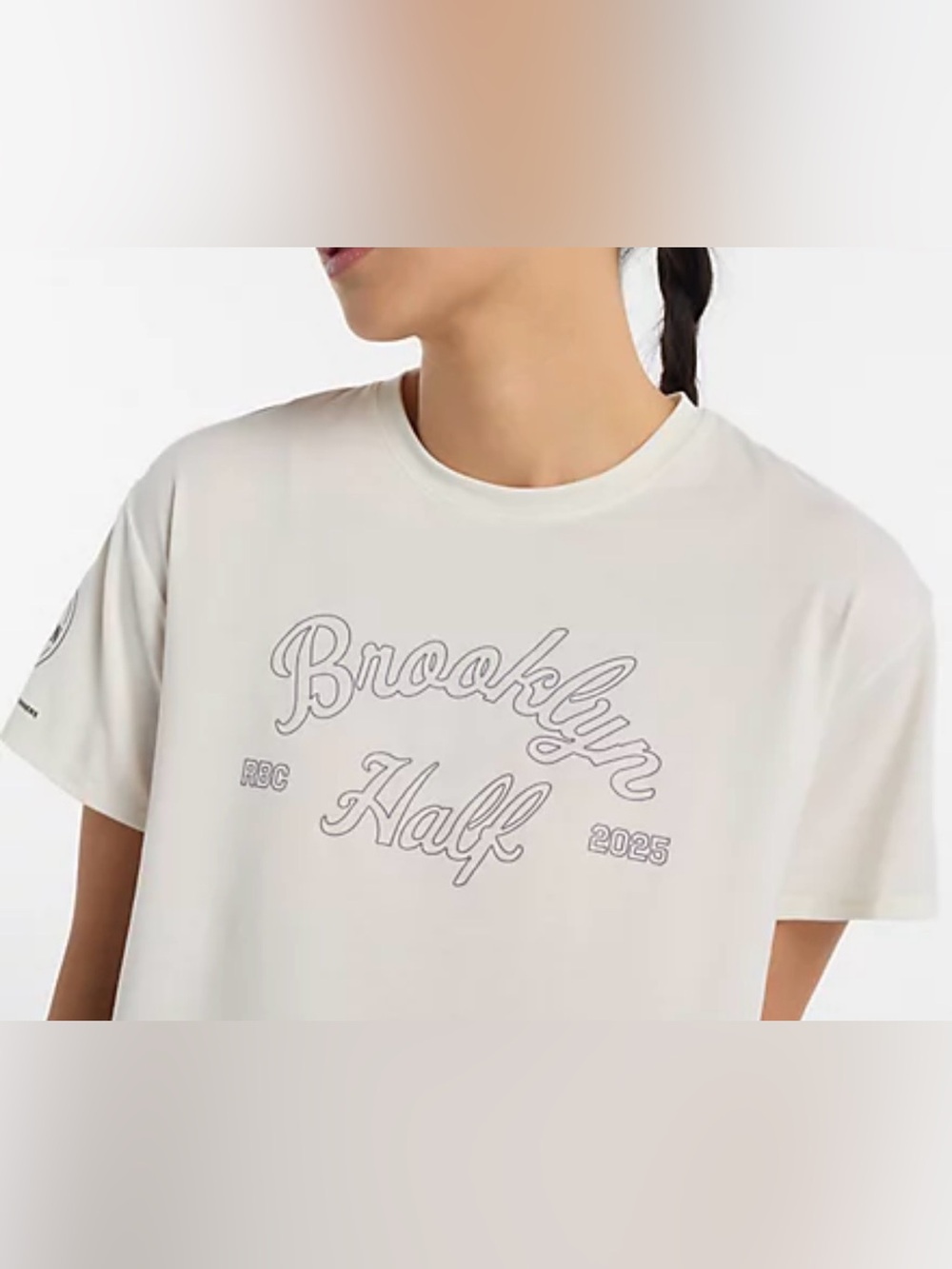 New Balance Women's RBC Brooklyn Half 2025 Relaxed graphic T-Shirt size Medium